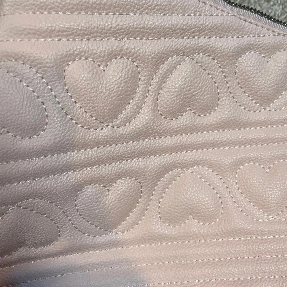 BETSY JOHNSON Heart Pink Quilted Wristlet - Picture 4 of 5